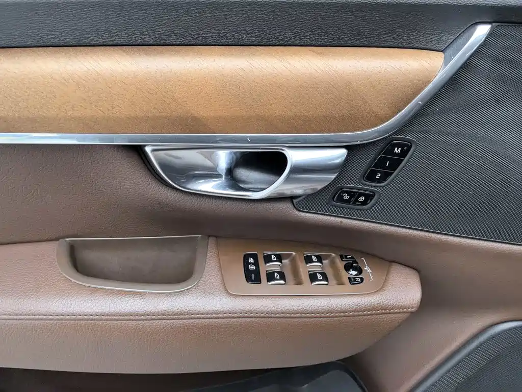 Photo 9 - Volvo S90