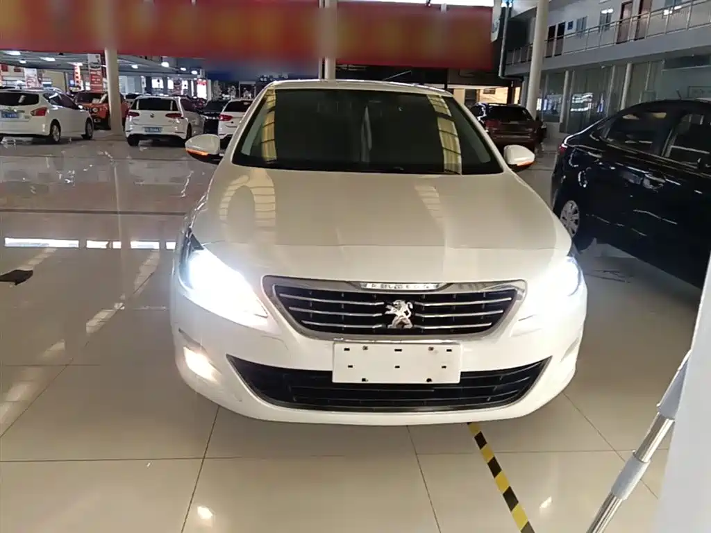 Peugeot 408 2016 1.6T Automatic Luxury Edition фото 3