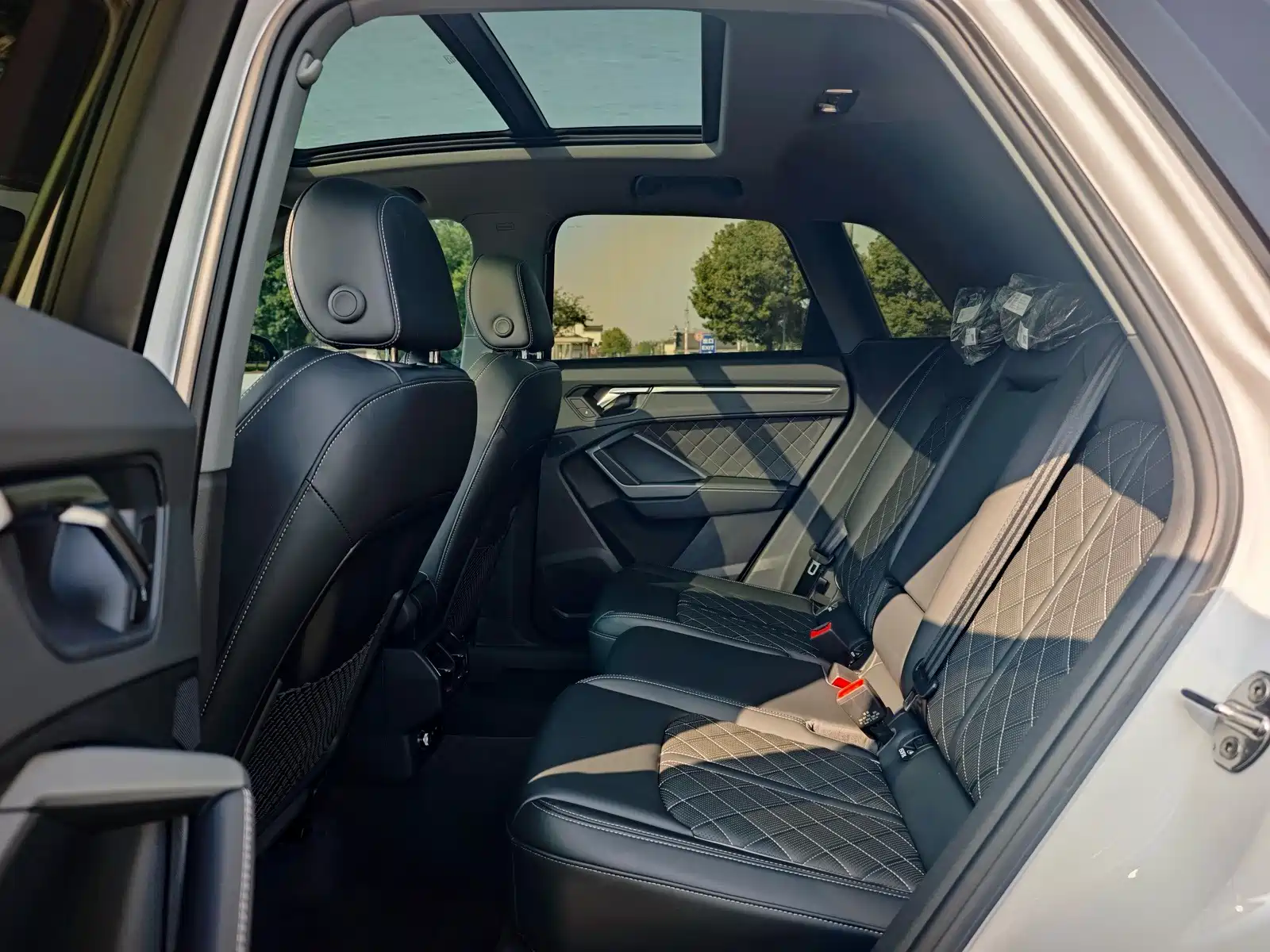 Photo 10 - Audi Q3