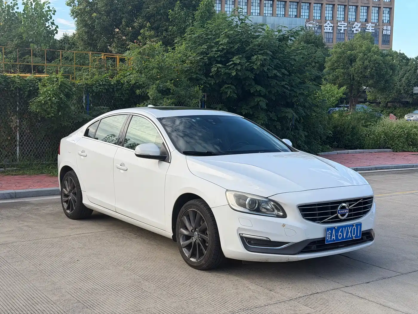 Photo 3 - Volvo S60