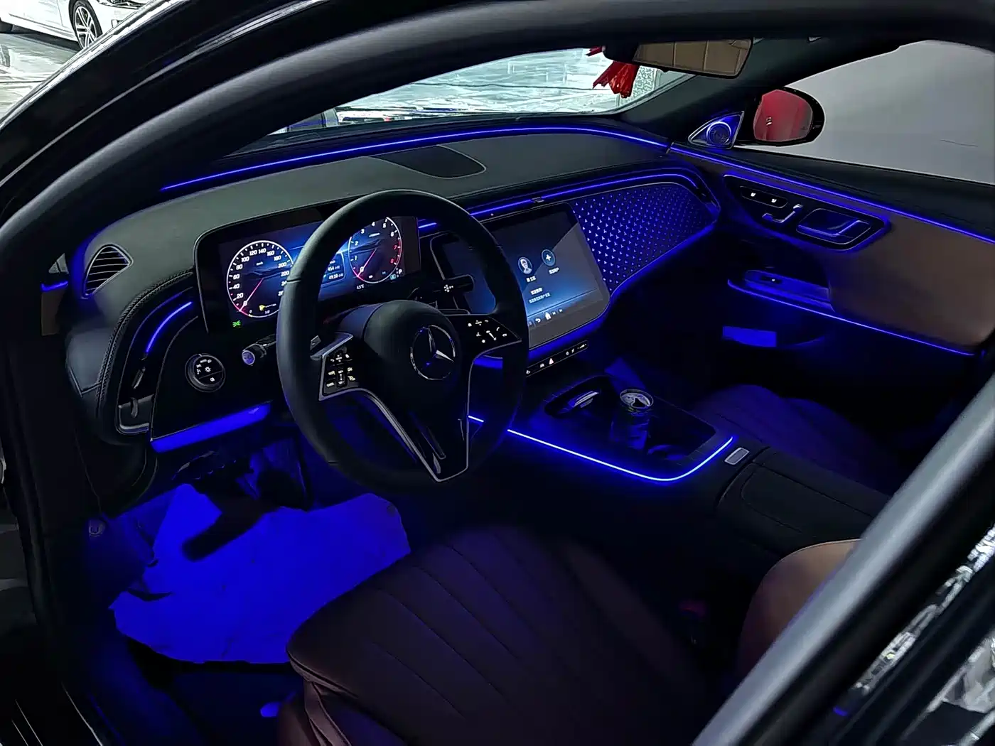Mercedes-Benz E-Class 2025 E 300 L Fashion фото 15