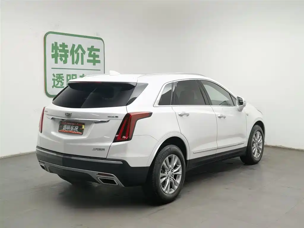 CADILLAC XT5