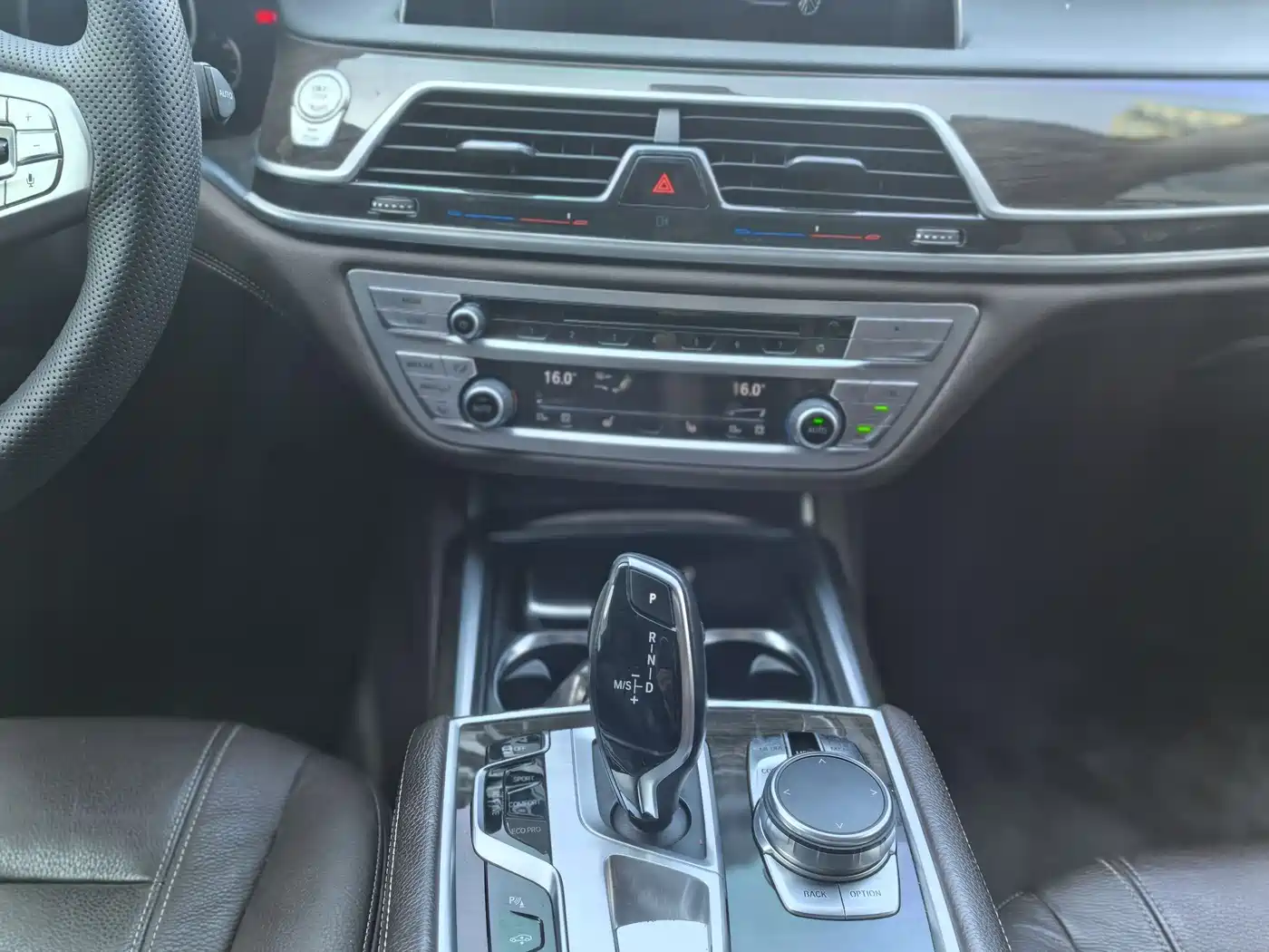 BMW 7 Series 2016 730Li Leading фото 10