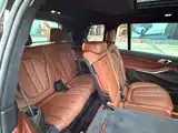 Photo 7 - BMW X7