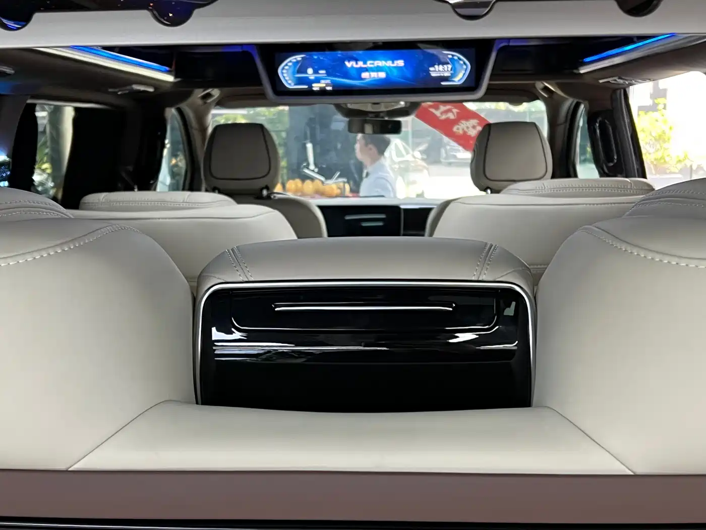 Mercedes-Benz V-Class 2024 V 300 L Long Wheelbase Luxury Edition фото 17
