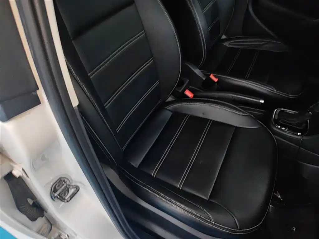 Volkswagen Polo 2016 1.6L Automatic Comfort фото 25
