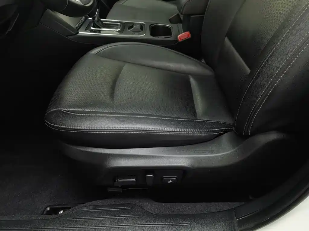 Фото 20 - Subaru Legacy