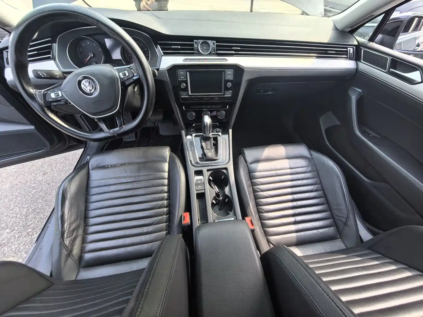 Volkswagen Magotan 2019 330TSI DSG Leading China V фото 3