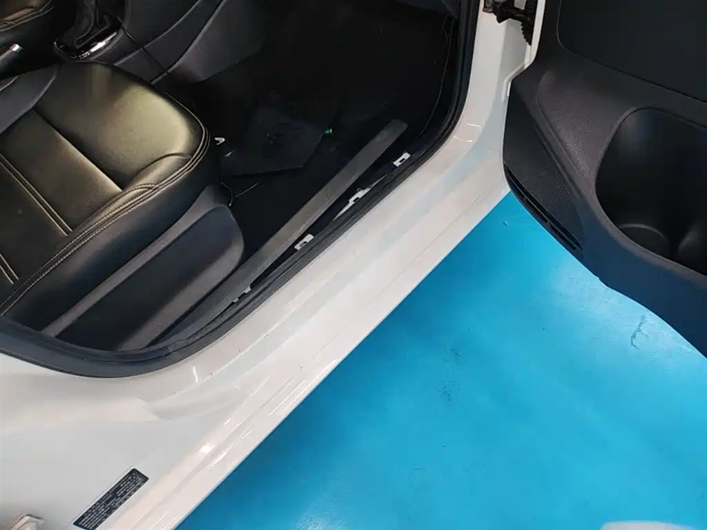 Volkswagen Polo 2016 1.6L Automatic Comfort фото 21
