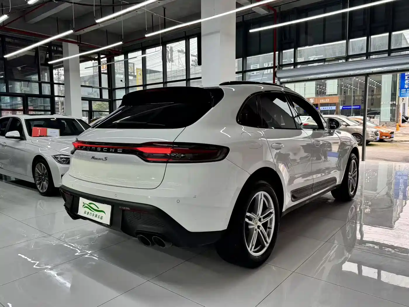 Porsche Macan 2023 Macan 2.0T фото 15