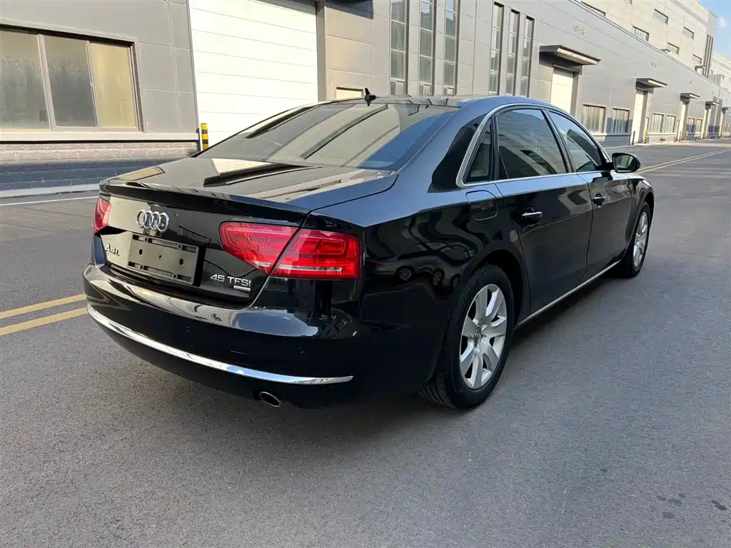 Audi A8 2012 A8L 45 TFSI quattro Luxury фото 4