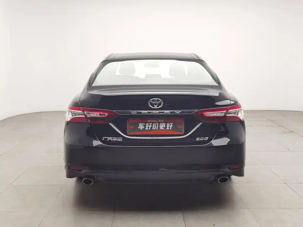 Фото 4 - Toyota Camry