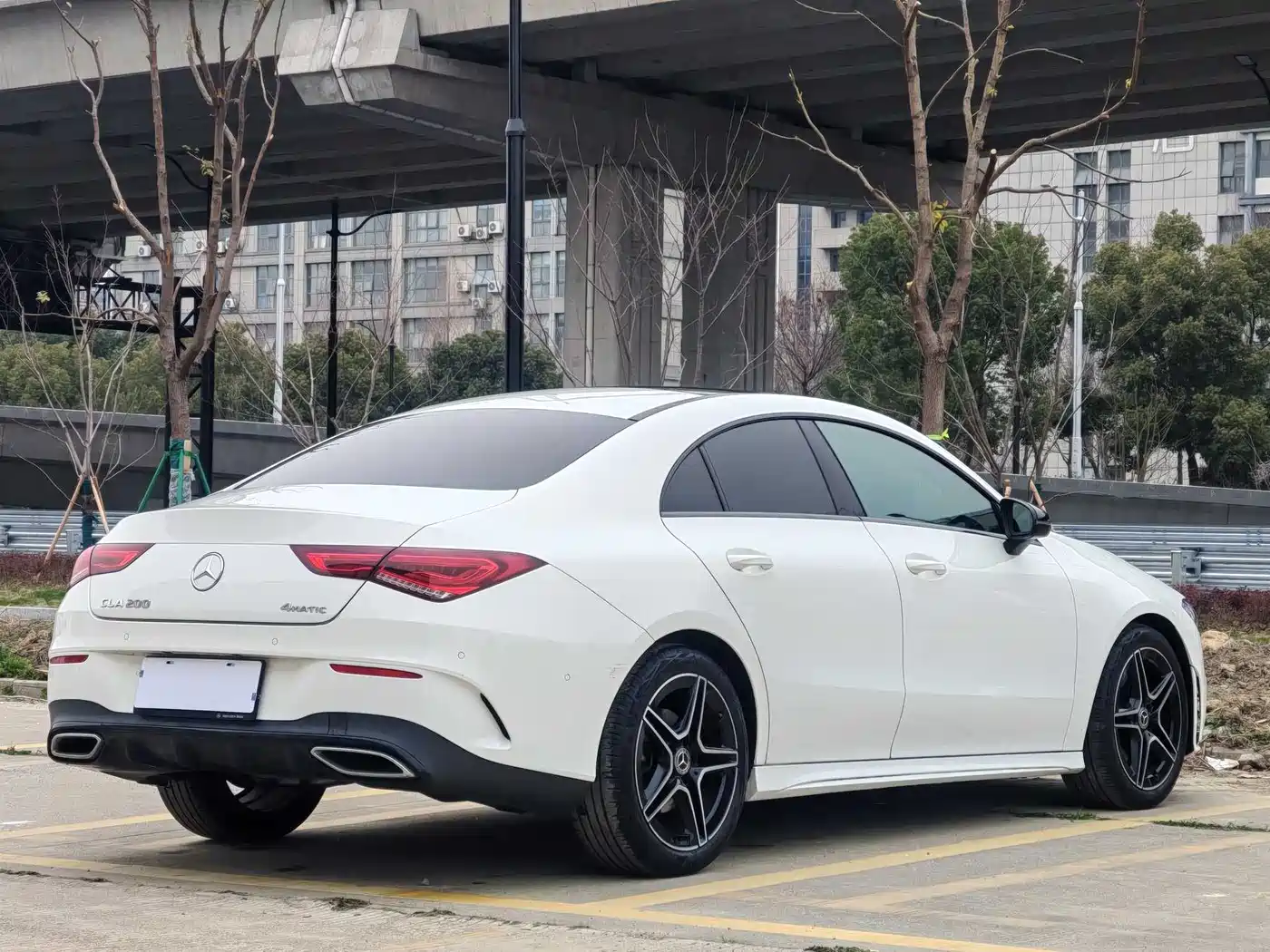 MERCEDES-BENZ CLA