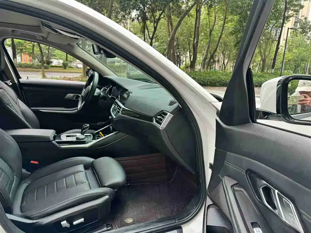 BMW 3 Series 2020 320Li M Sport Package фото 8