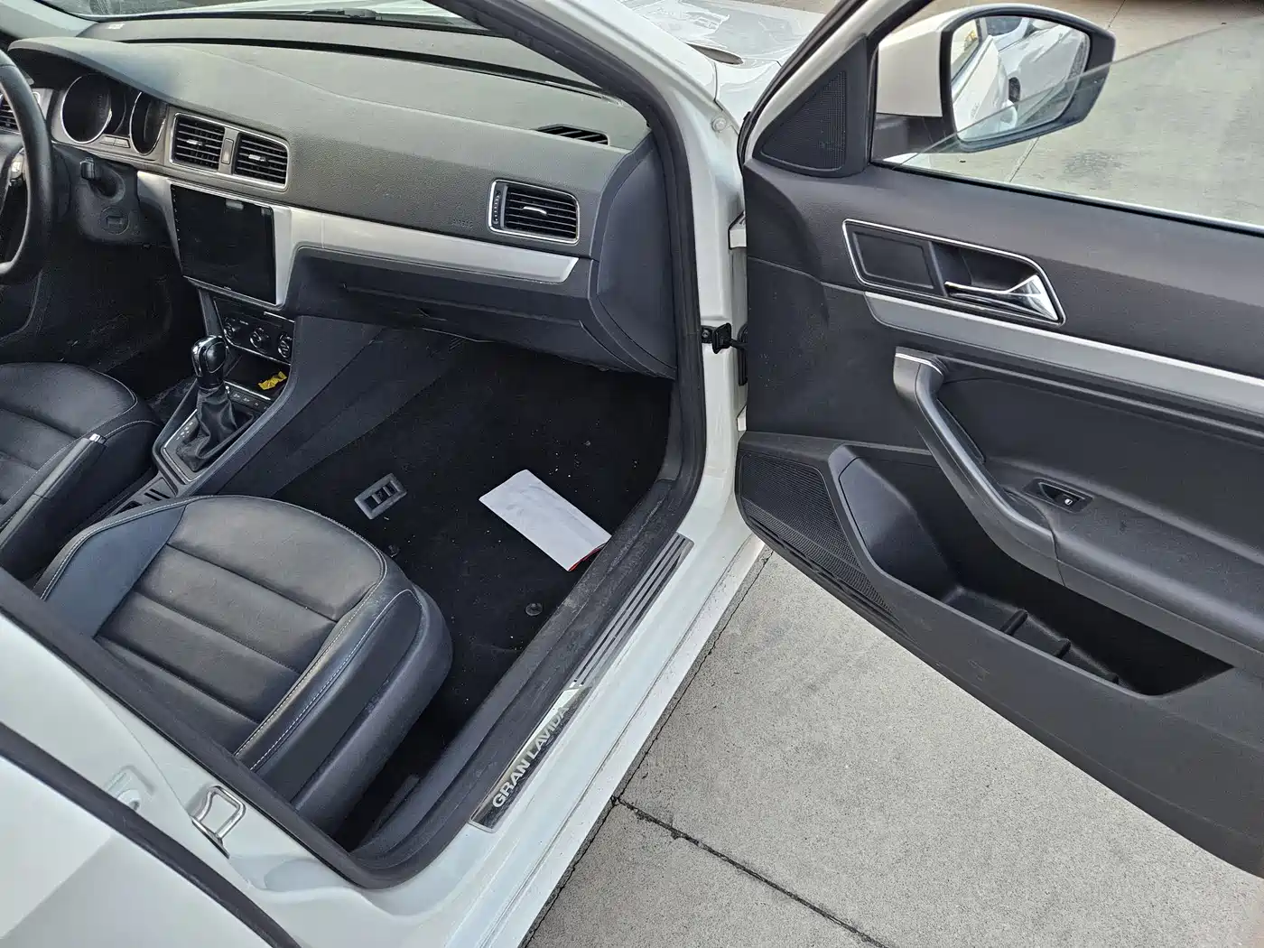 Volkswagen Lavida Tour 2017 180TSI DSG Comfort Edition фото 15