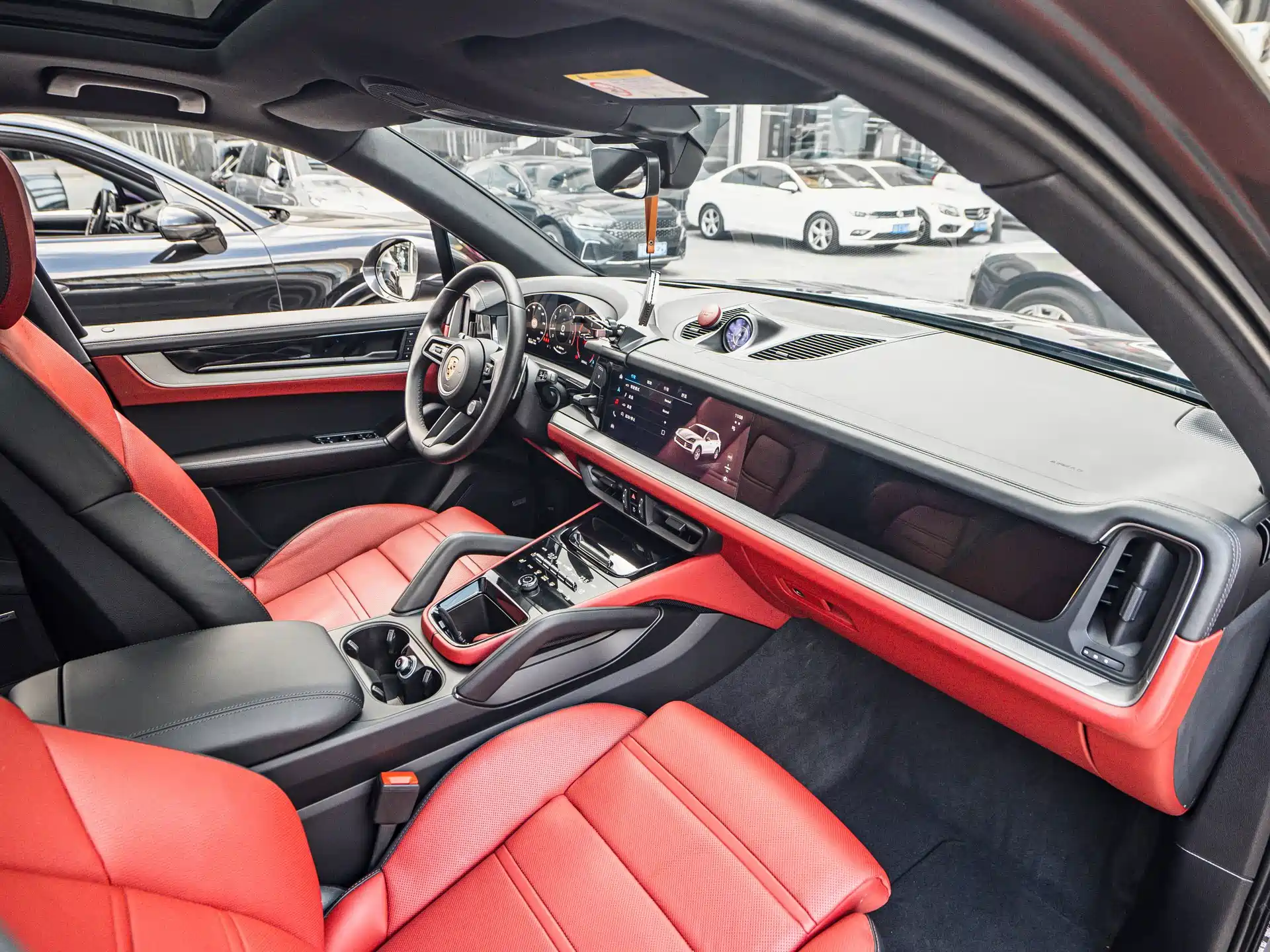 صورة 8 - Porsche Cayenne