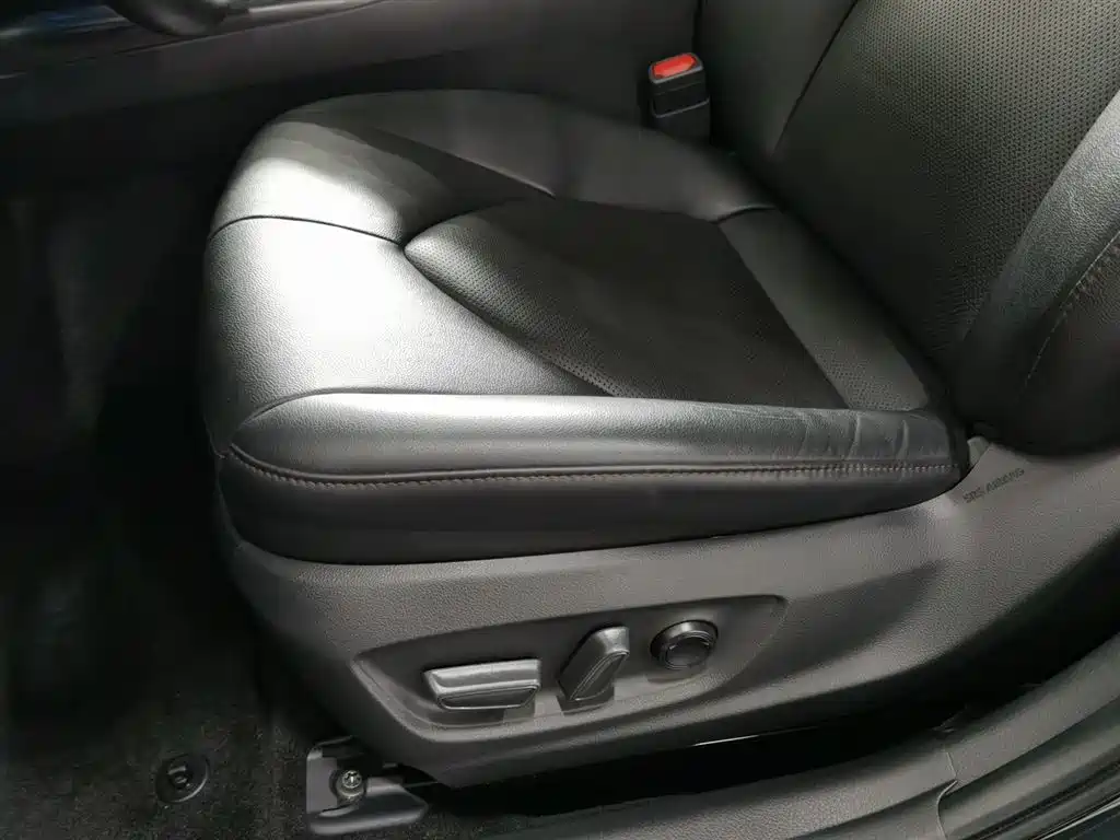 Toyota Camry 2023 2.5G Luxury Edition фото 20