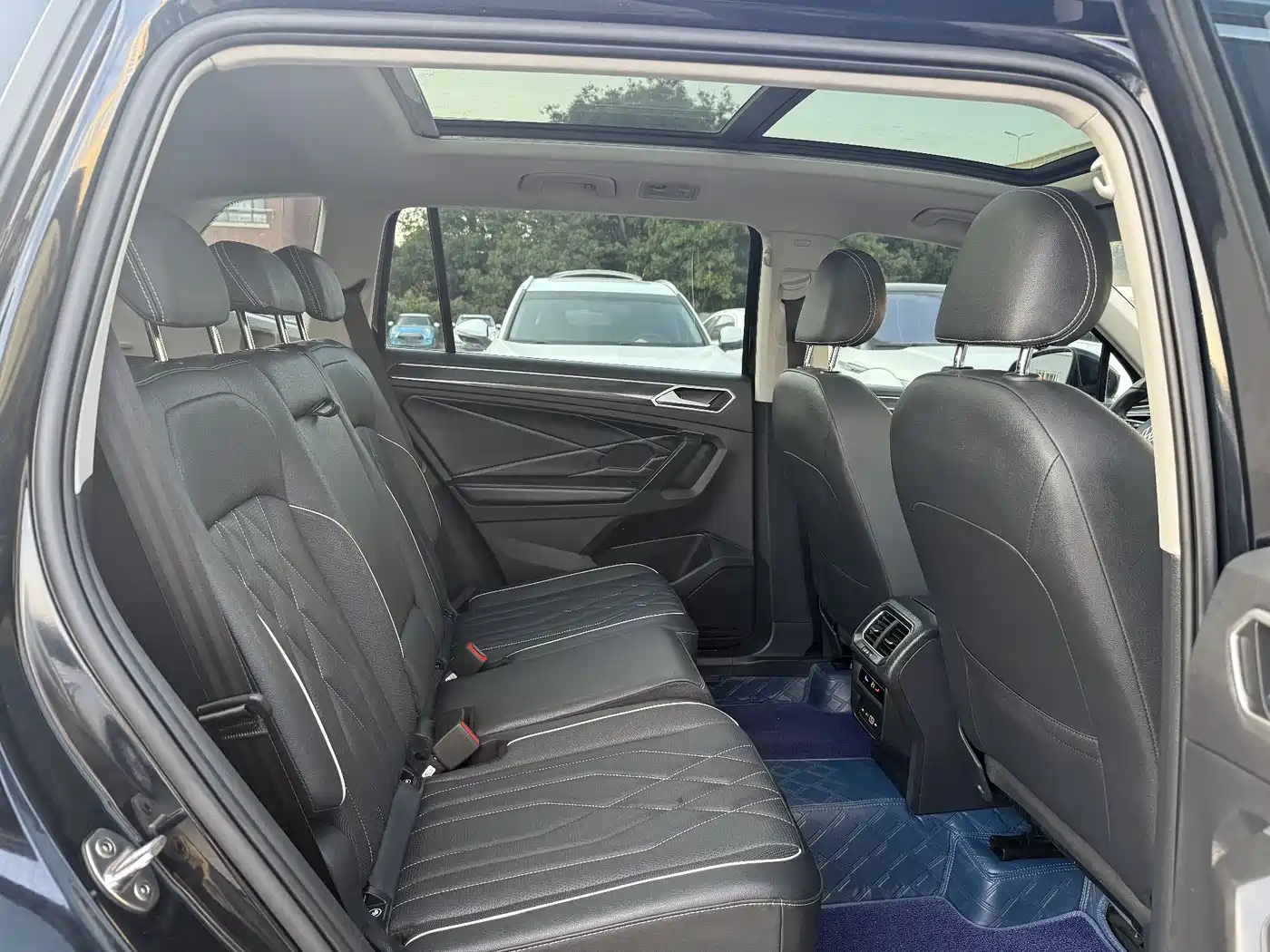 Volkswagen Tiguan L 2022 330TSI Automatic 2WD Smart Edition фото 8