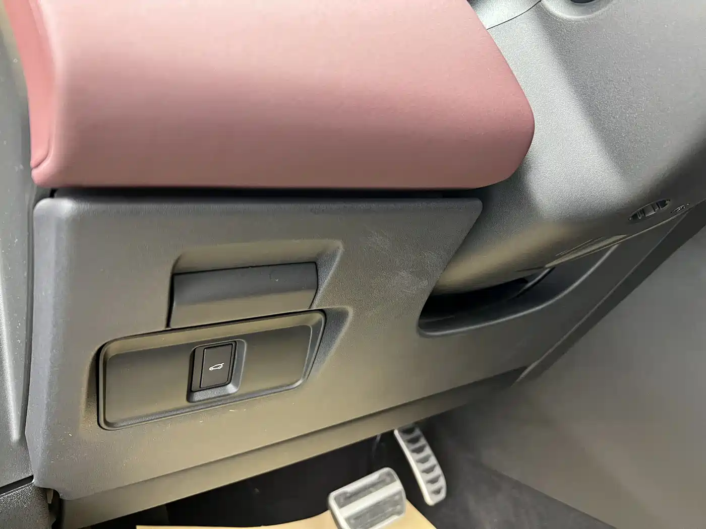Land Rover Range Rover Evoque 2024 Range Rover Evoque L 249PS Light Master Edition фото 8
