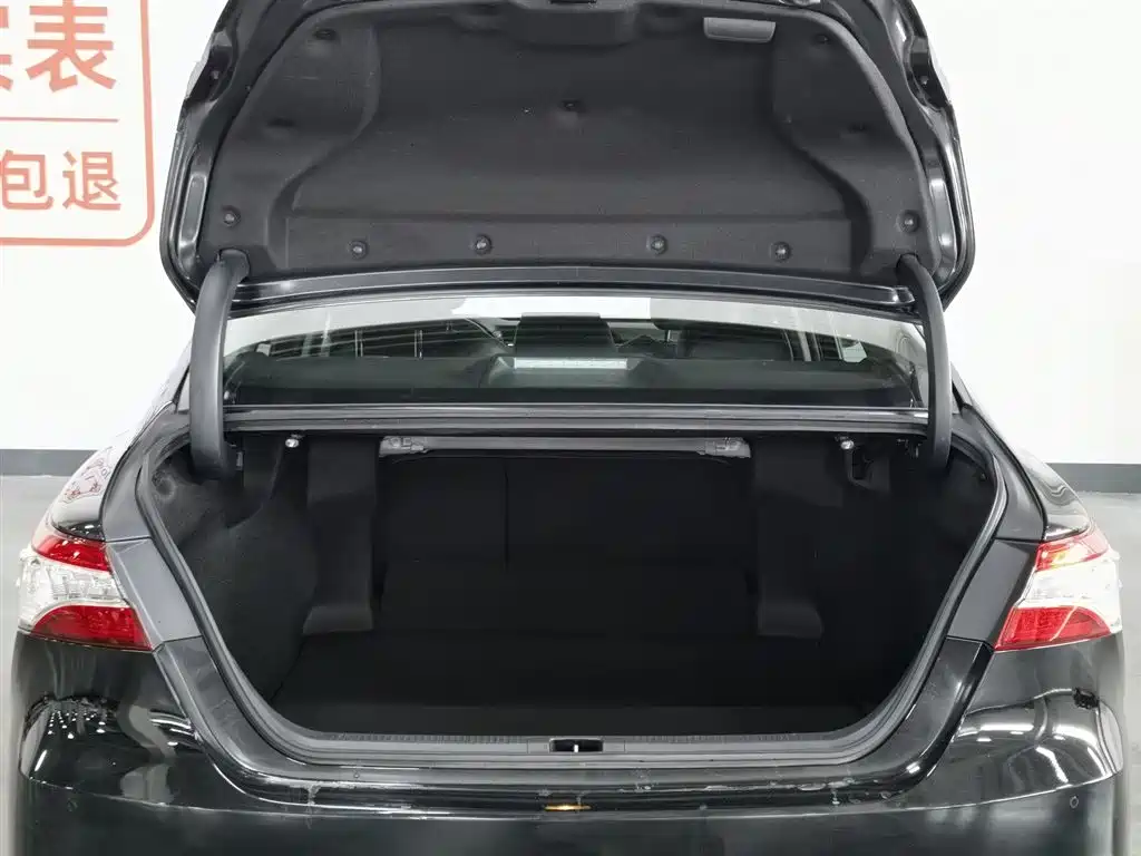 Toyota Camry 2023 2.5G Luxury Edition фото 16