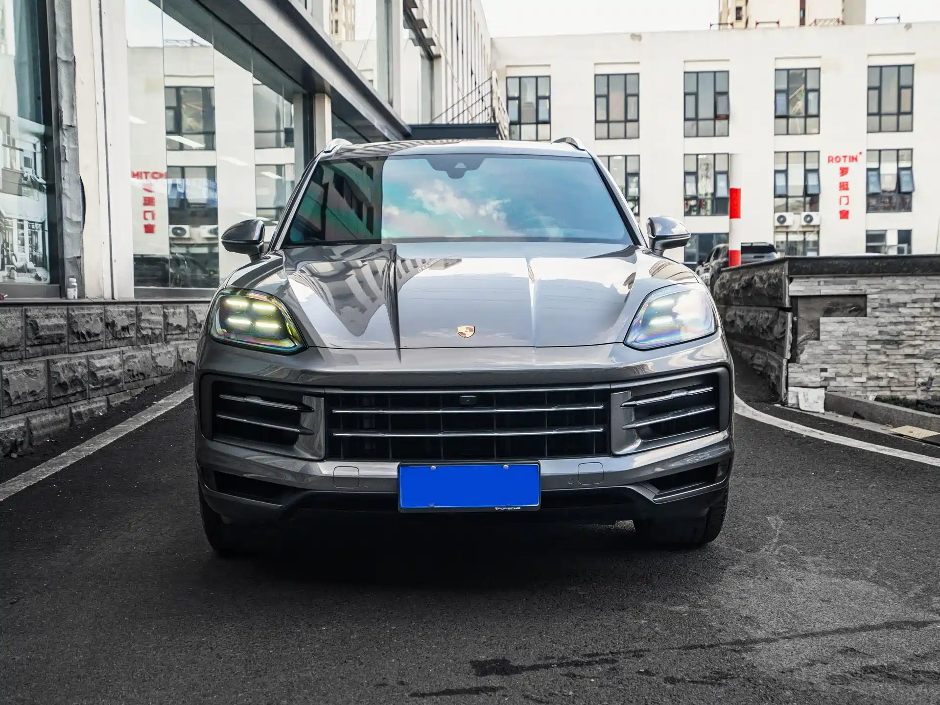 صورة 2 - Porsche Cayenne