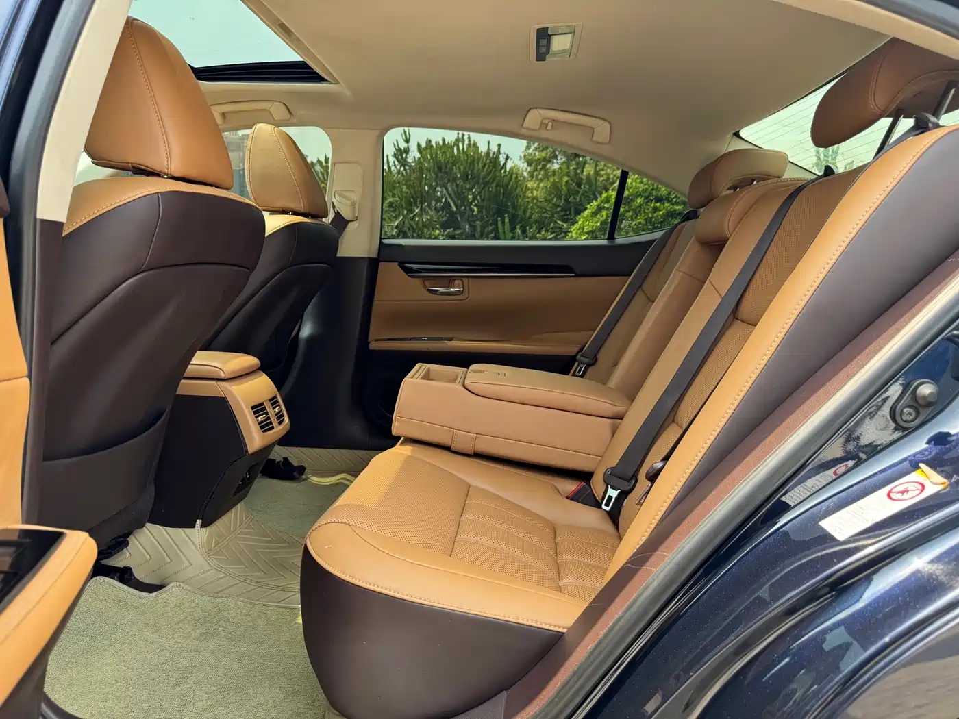 Lexus ES 2015 200 Elite Edition фото 9