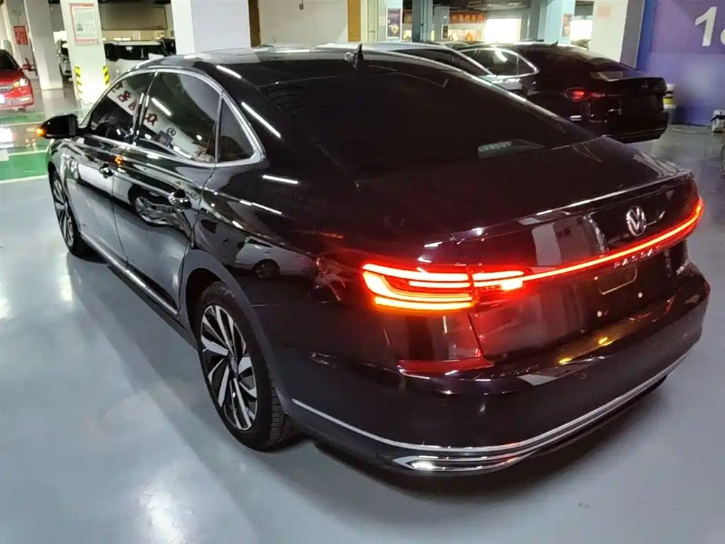 Volkswagen Passat 2022 330TSI Elite Edition фото 5