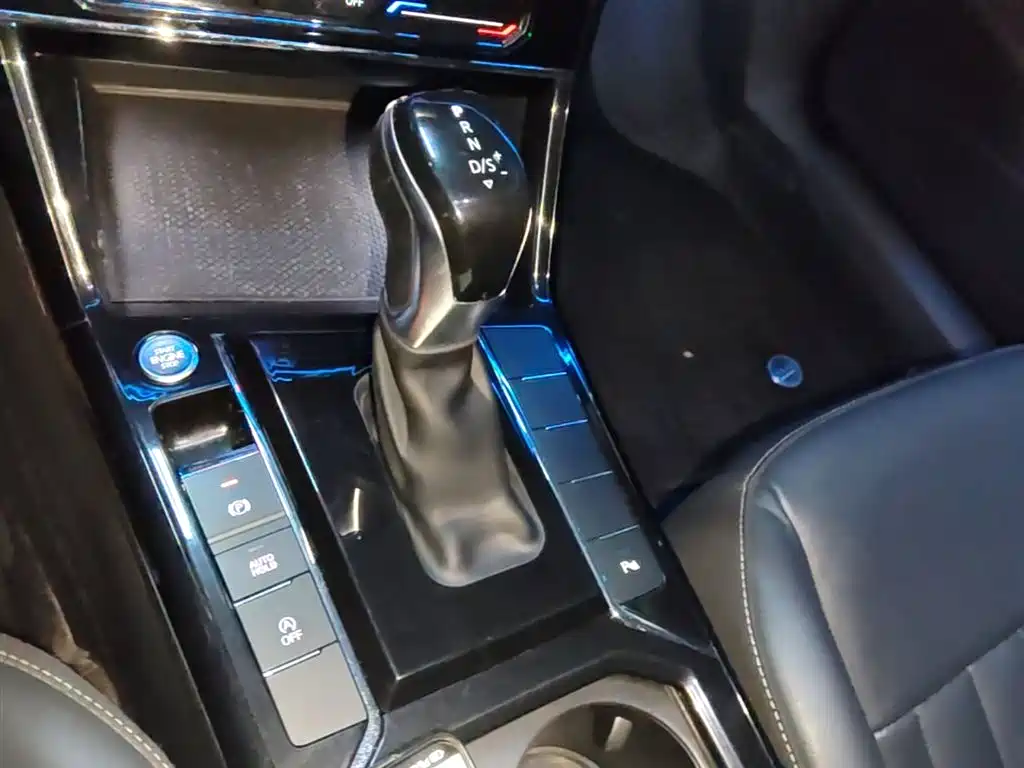 Volkswagen Passat 2022 330TSI Elite Edition фото 14
