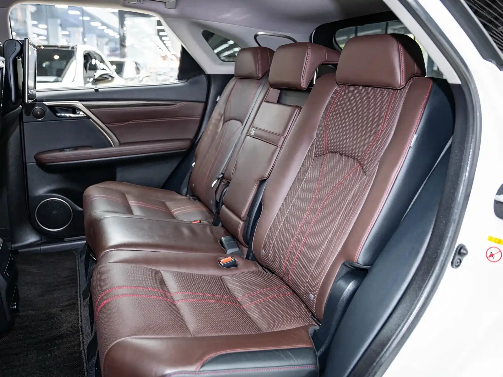 Фото 12 - Lexus RX