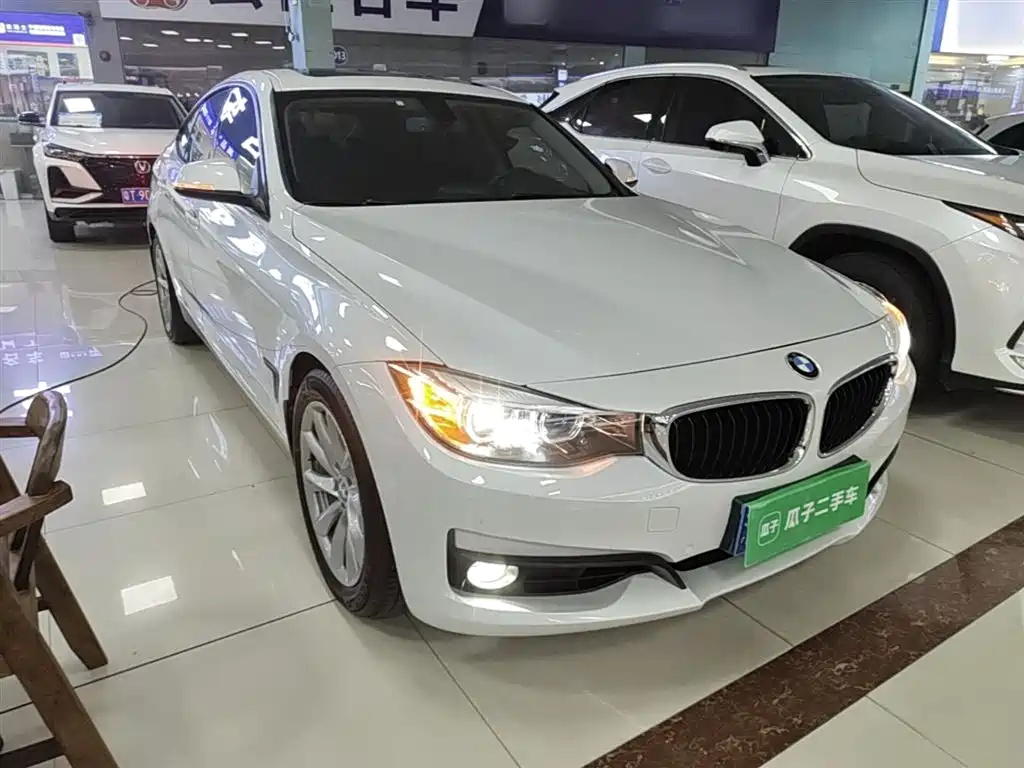 BMW 3 Series GT 2019 320i Fashion Model фото 4