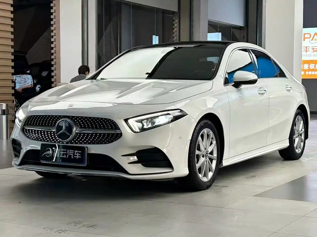 Mercedes-Benz A-Class 2019 A 200 L Sport Sedan фото 2