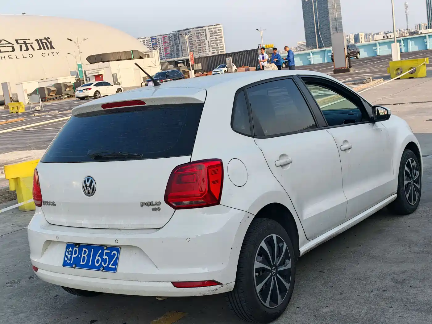 Volkswagen Polo 2016 1.6L Automatic Comfort фото 4