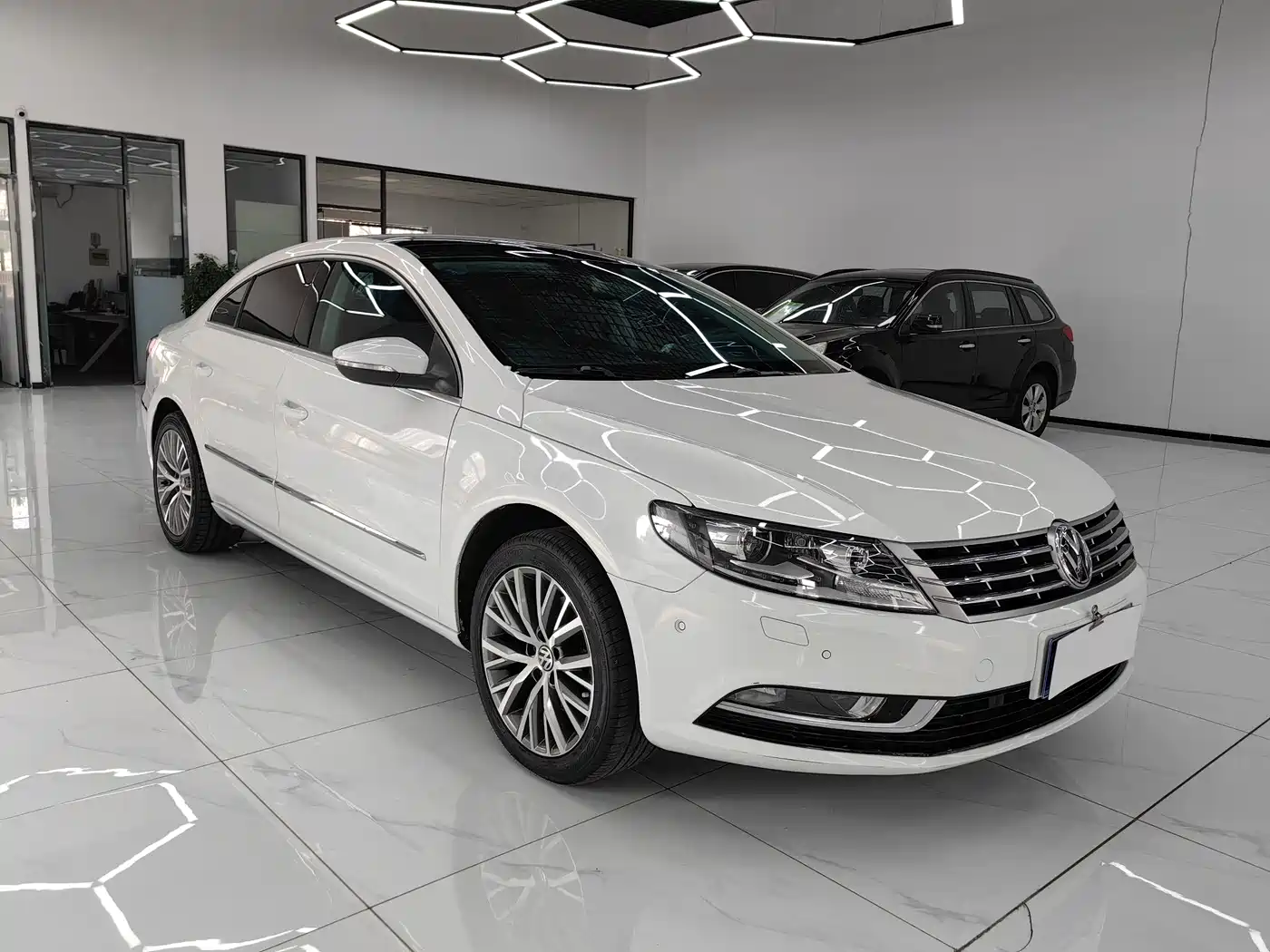 Volkswagen FAW-Volkswagen CC 2018 2.0TSI Luxury фото 3