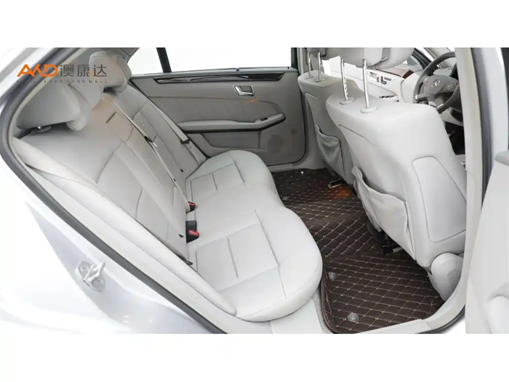 Photo 8 - Mercedes-Benz E-Class