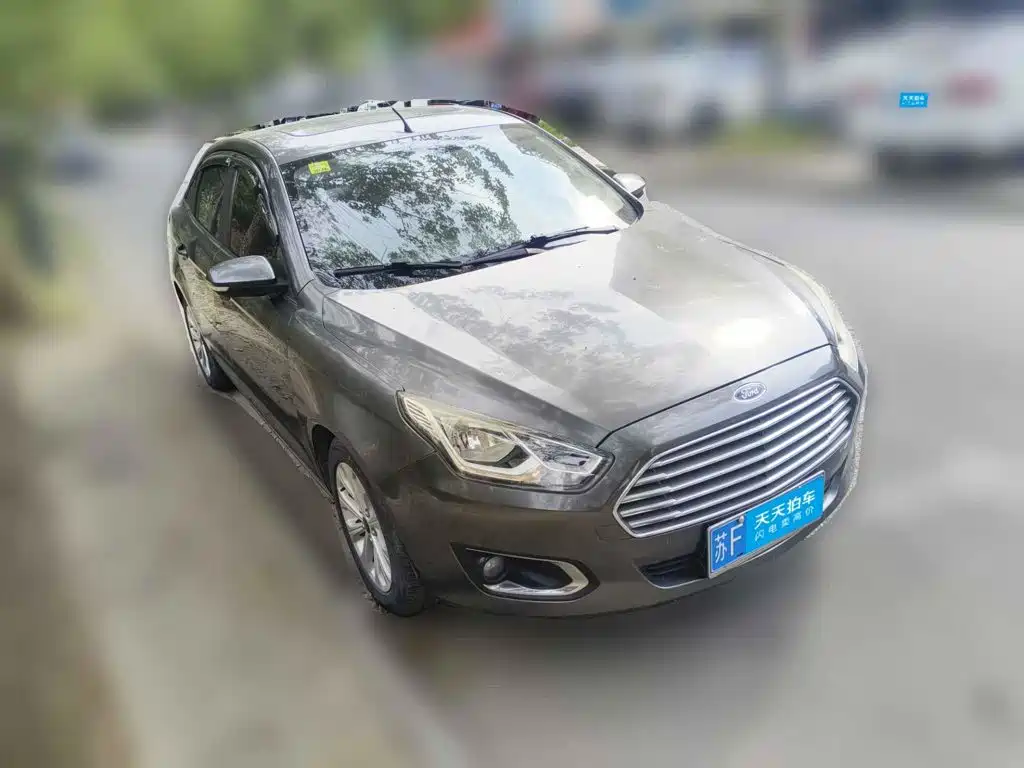 صورة 3 - Ford Escort