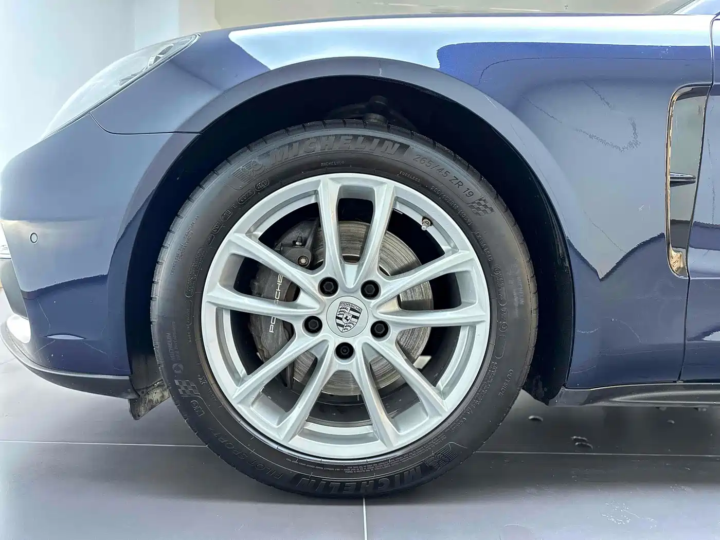 Porsche Panamera 2017 Panamera 3.0T фото 23