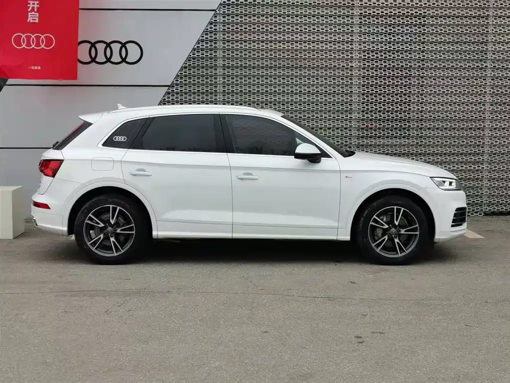 Audi Q5L 2018 40 TFSI Prestige Fashion (China V) фото 4
