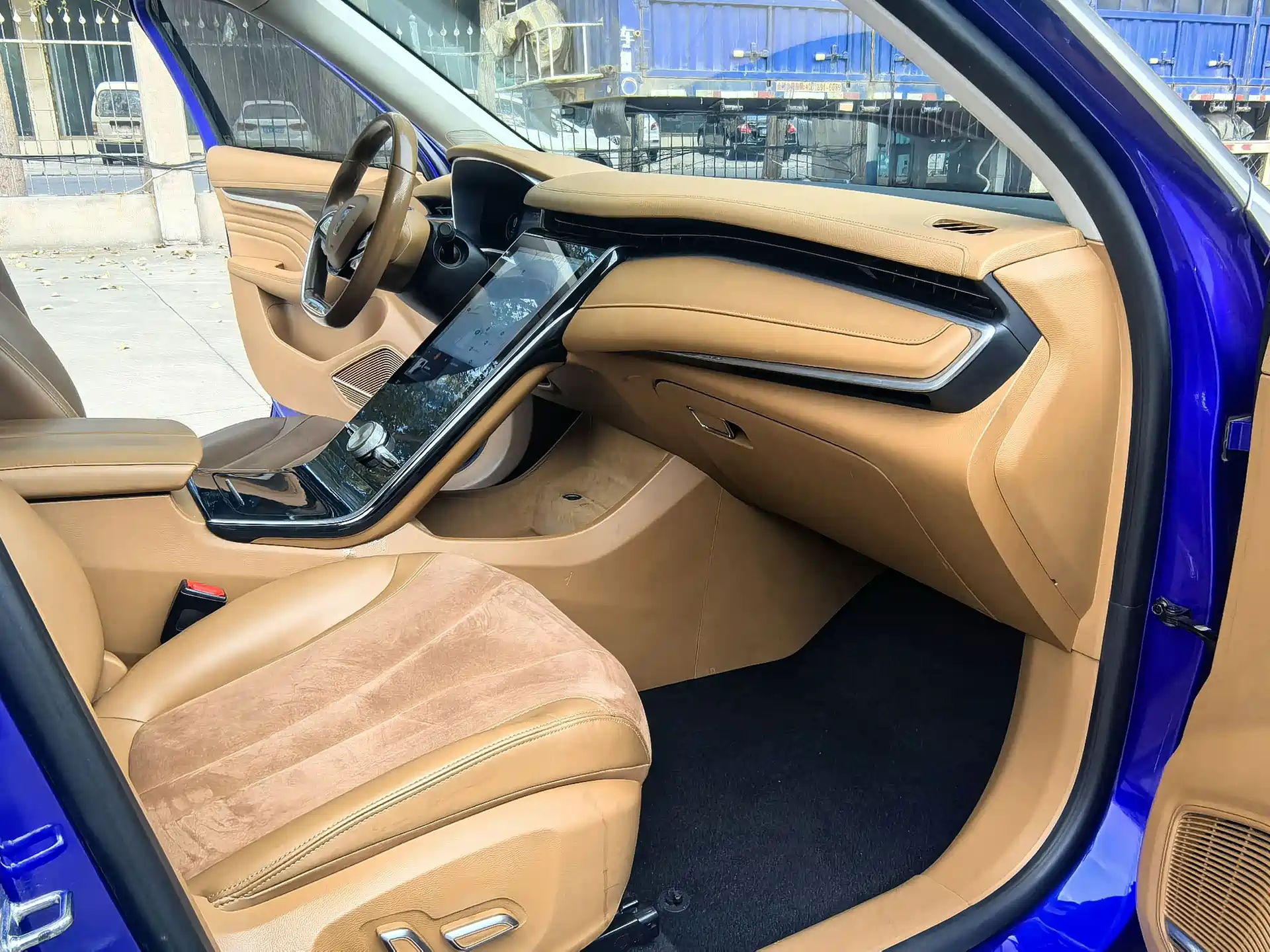 Фото 9 - Roewe MARVEL X