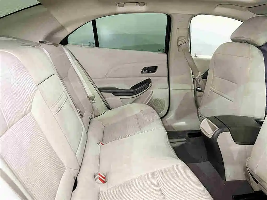 Chevrolet Malibu 2014 2.0L Automatic Luxury фото 7