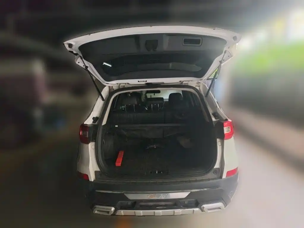 Photo 20 - Changan CS75