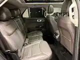 Фото 13 - Ford Explorer