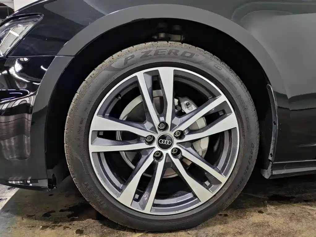 Audi A6L 2025 40 TFSI Luxury Sport фото 15