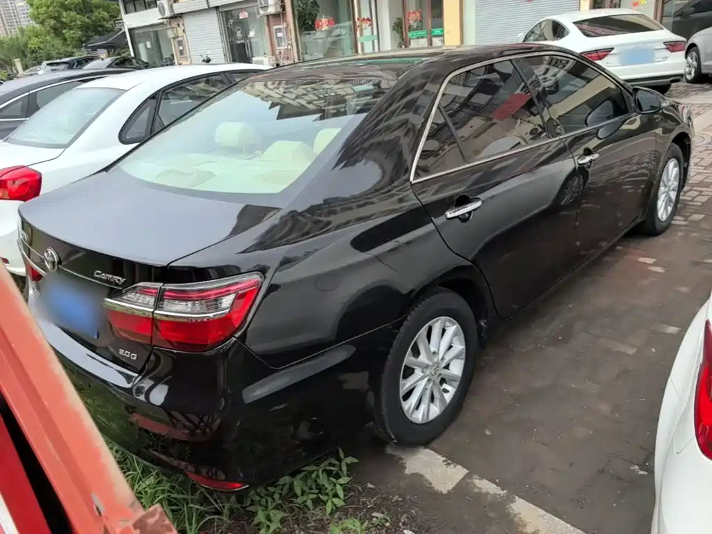 Photo 7 - Toyota Camry