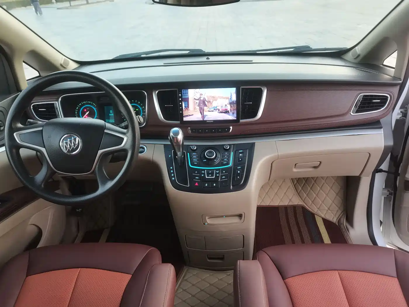 Buick GL8 2014 2.4L CT Luxury Business Comfort фото 18