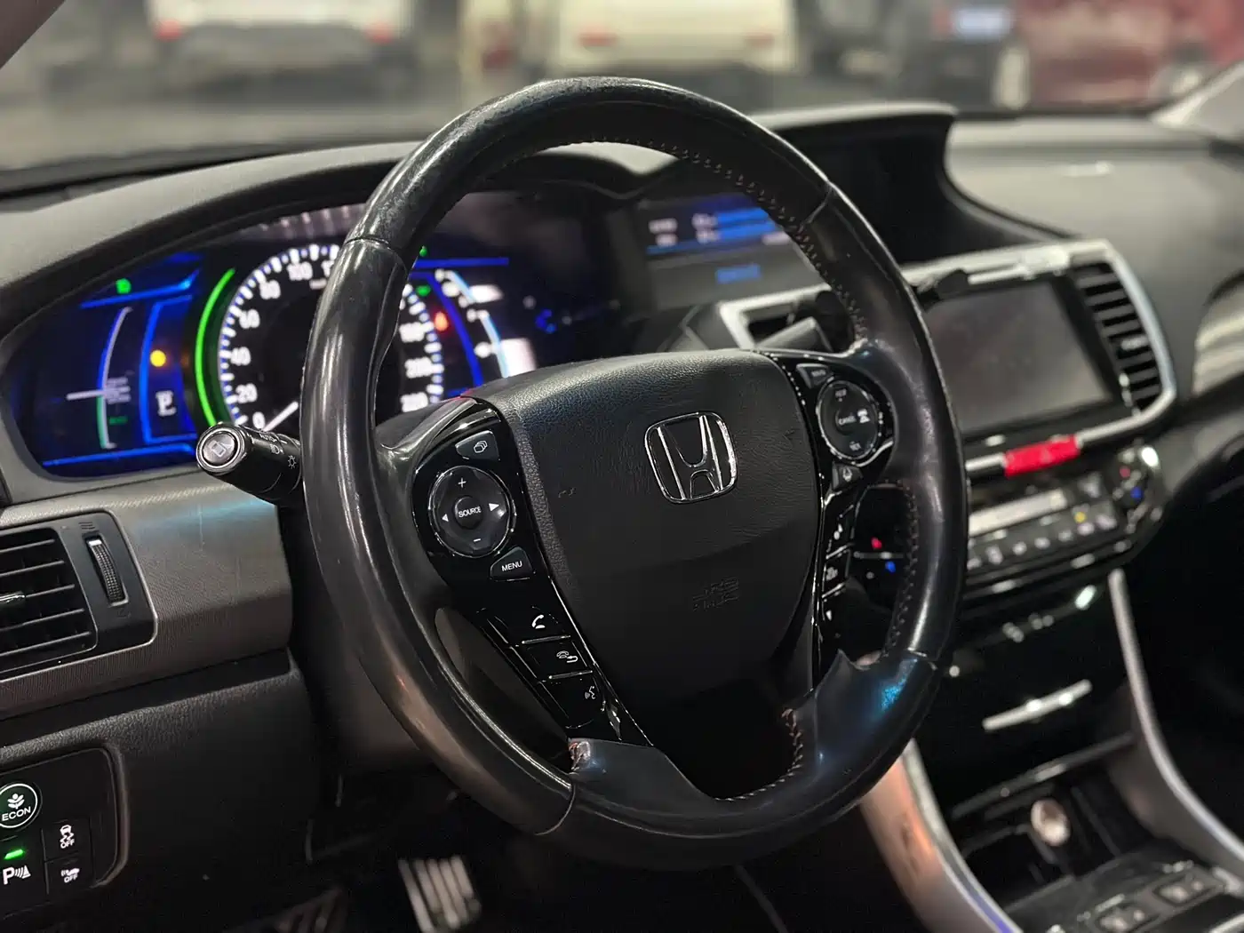 Фото 9 - Honda Accord