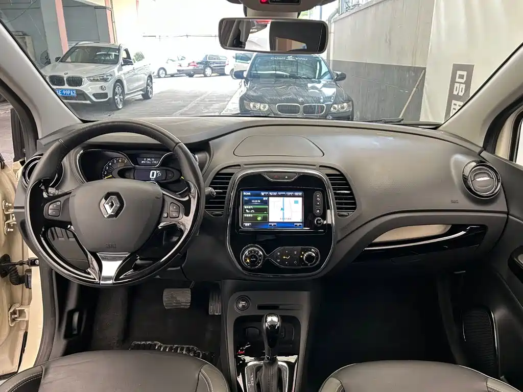Renault Captur 2016 2015 1.2T Automatic Luxury Limited Edition