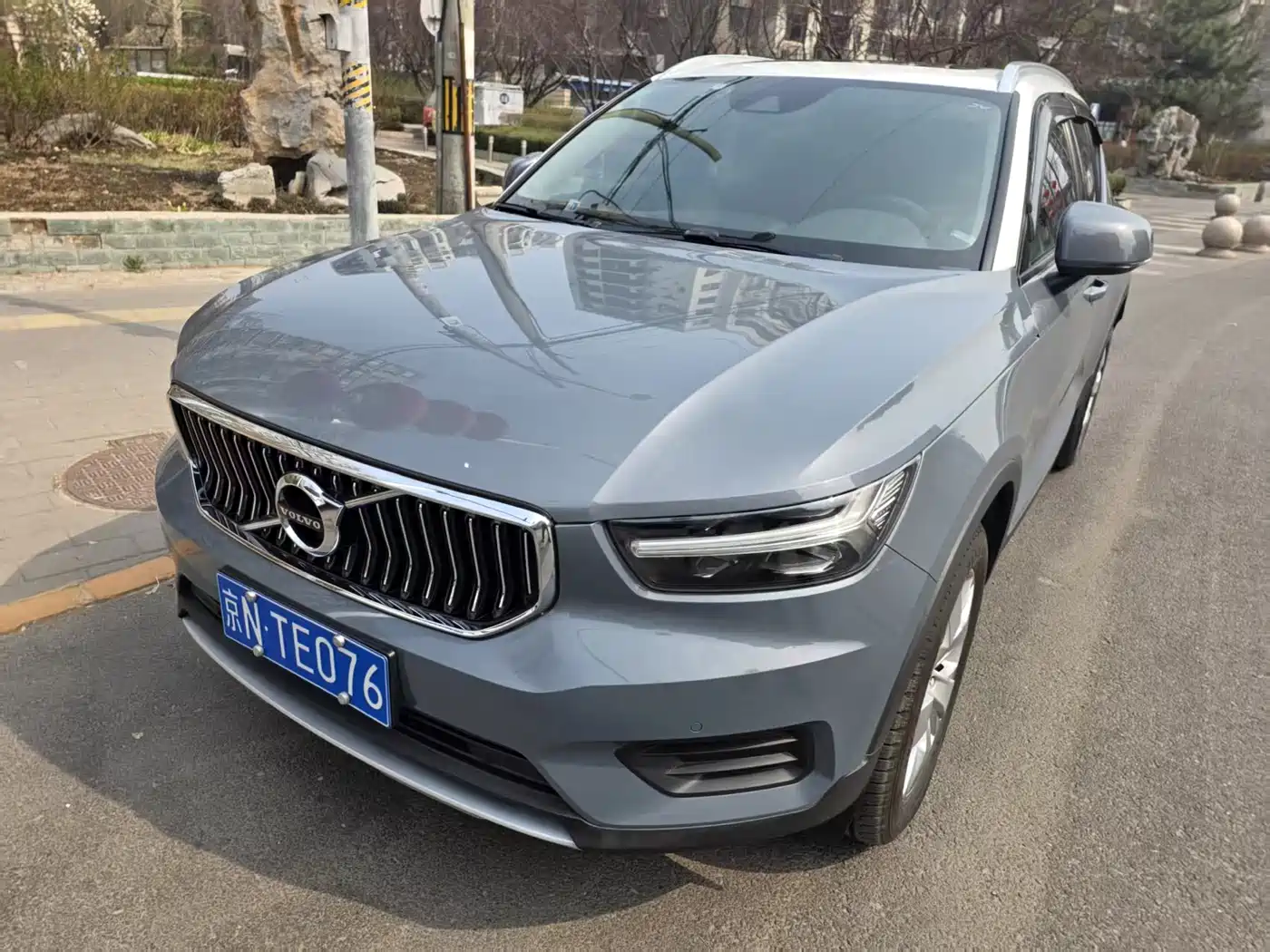 VOLVO XC40