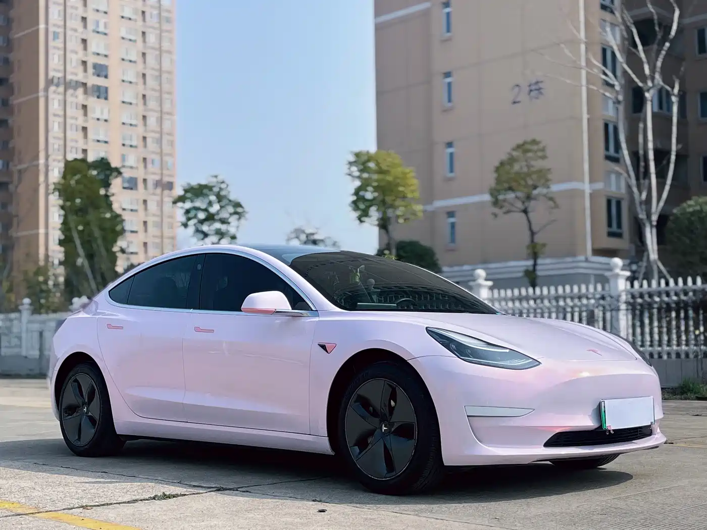TESLA MODEL 3