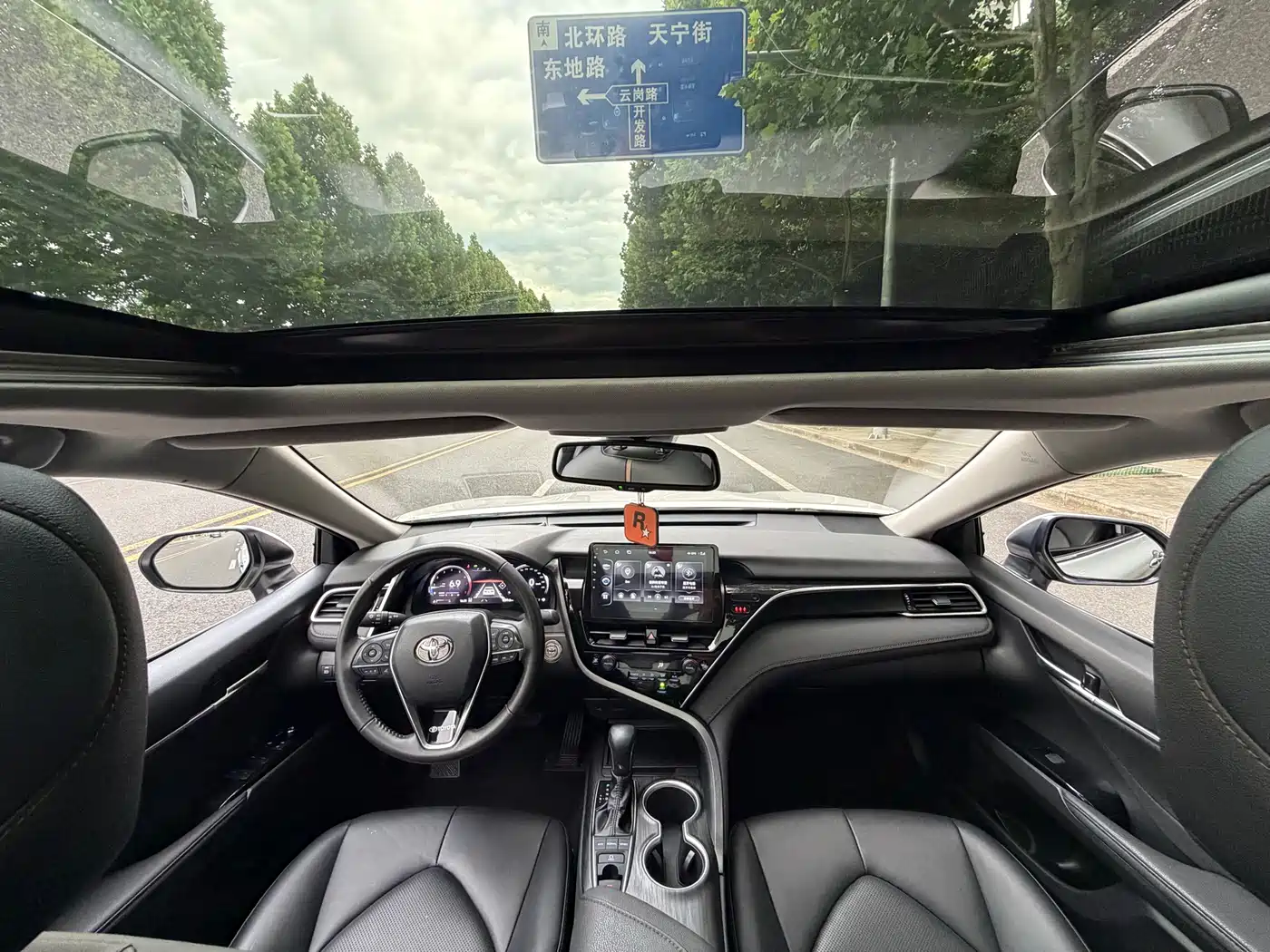 Toyota Camry 2023 2.5G Luxury Edition фото 19