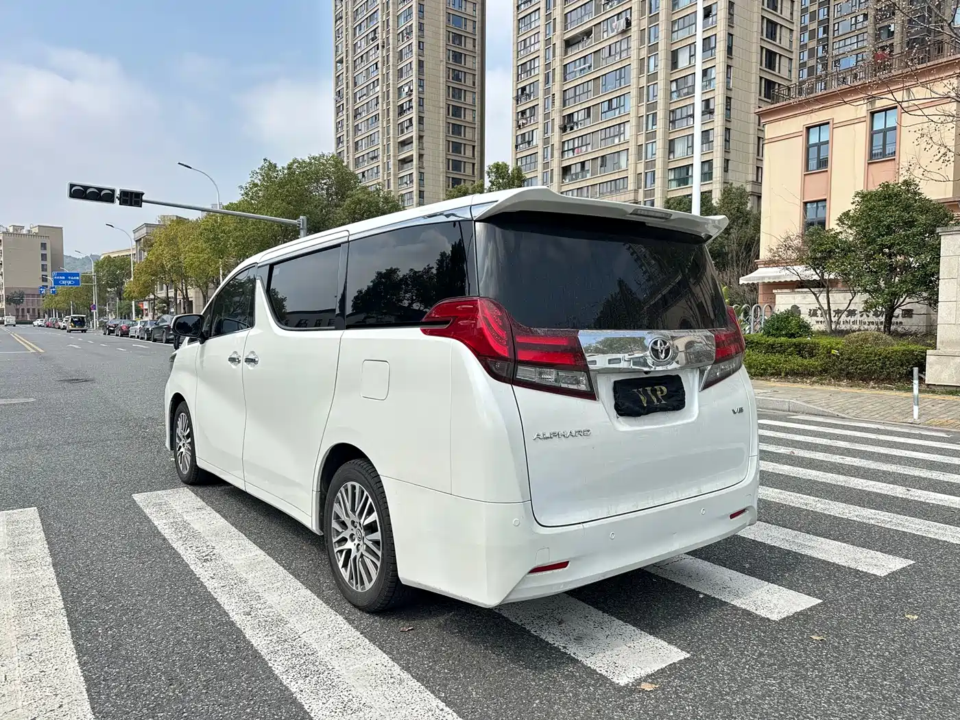 Toyota Alphard 2015 3.5L Premium Edition фото 10
